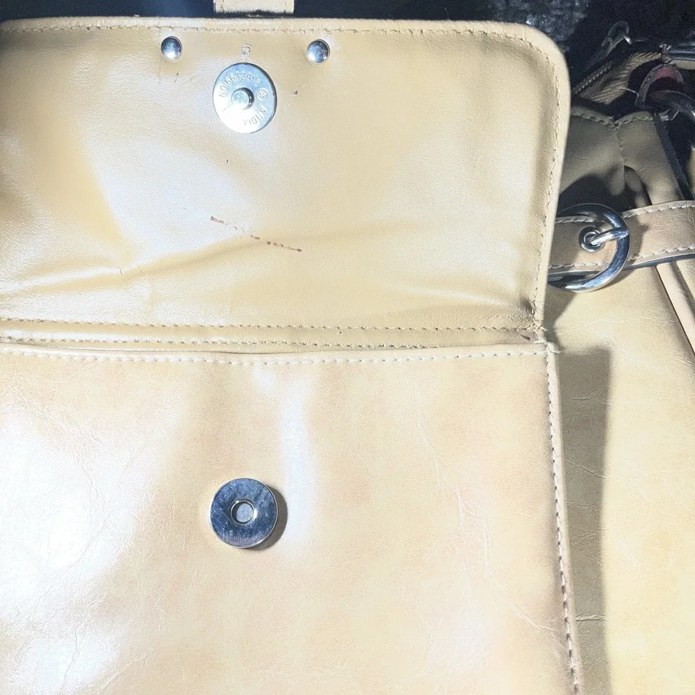 The Unbranded Brand women tan